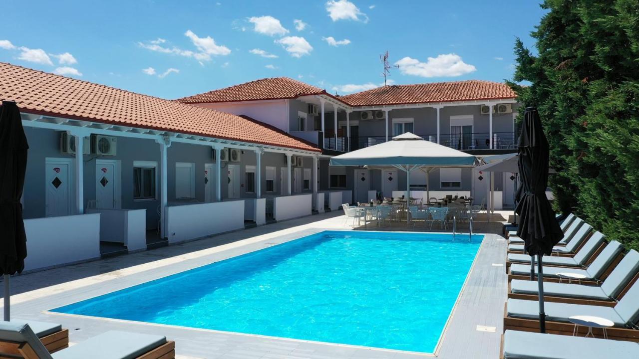 Philoxenia Suites Nea Vrasna Exterior photo