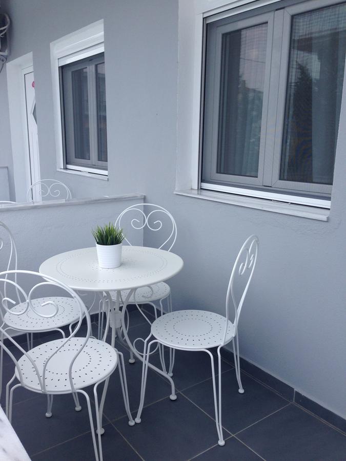 Philoxenia Suites Nea Vrasna Exterior photo